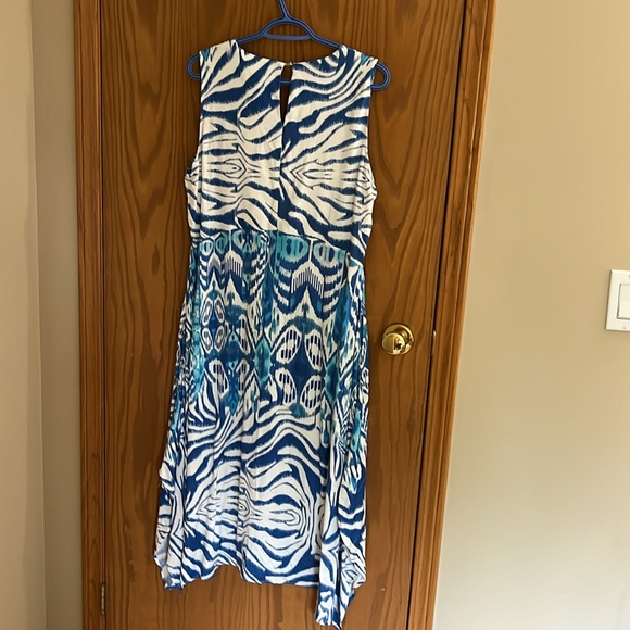 Gorgeous Tribal dress. Size Medium. Sleeveless . - Picture 4 of 5
